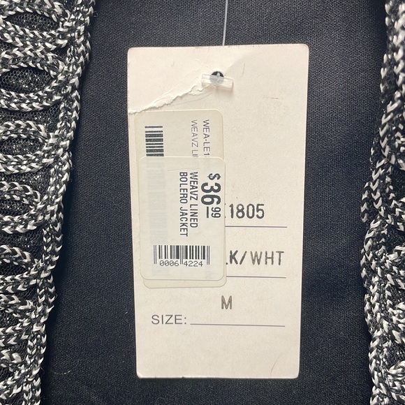 Embroidered Elegance - Picture 7 of 8